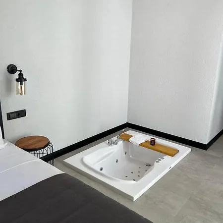 Primus Adult Only Hotell *